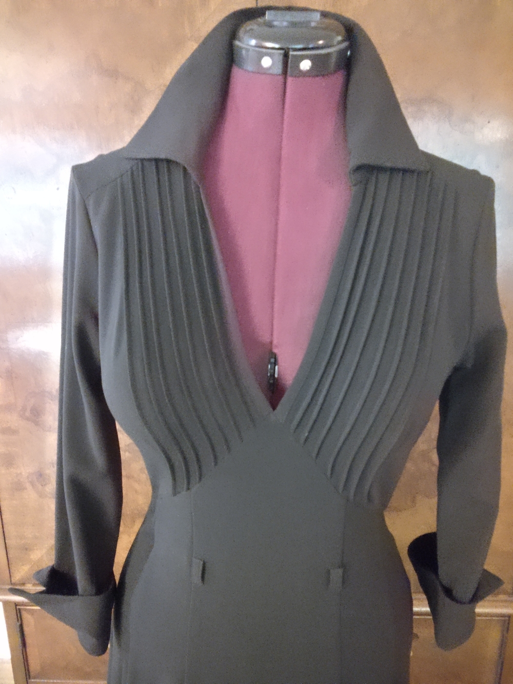 connected apparel Black Long Sleeve Pleated V-Neck Dress - Picture 3 of 8
